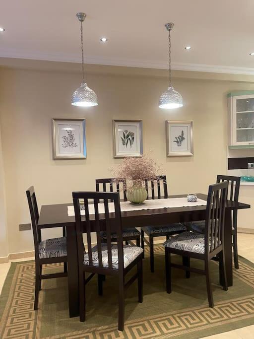 Stylish Central Apartment Тирана Екстер'єр фото