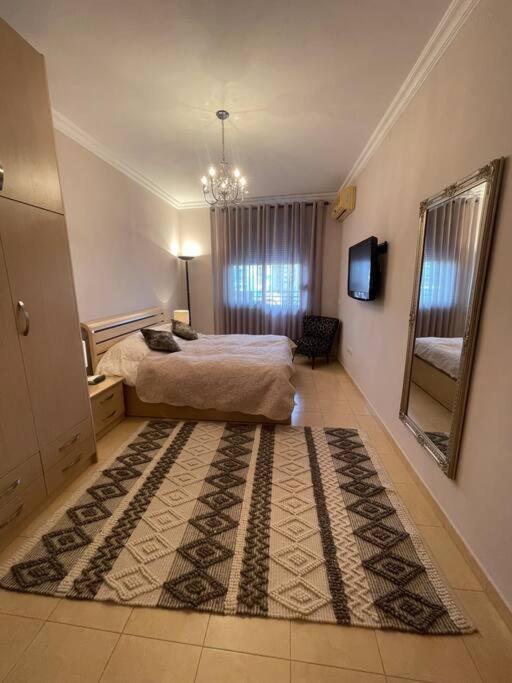 Stylish Central Apartment Тирана Екстер'єр фото