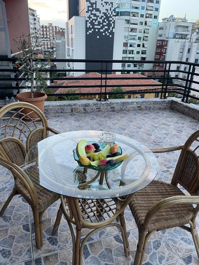 Stylish Central Apartment Тирана Екстер'єр фото
